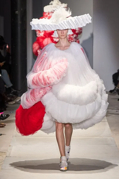 Look 19
